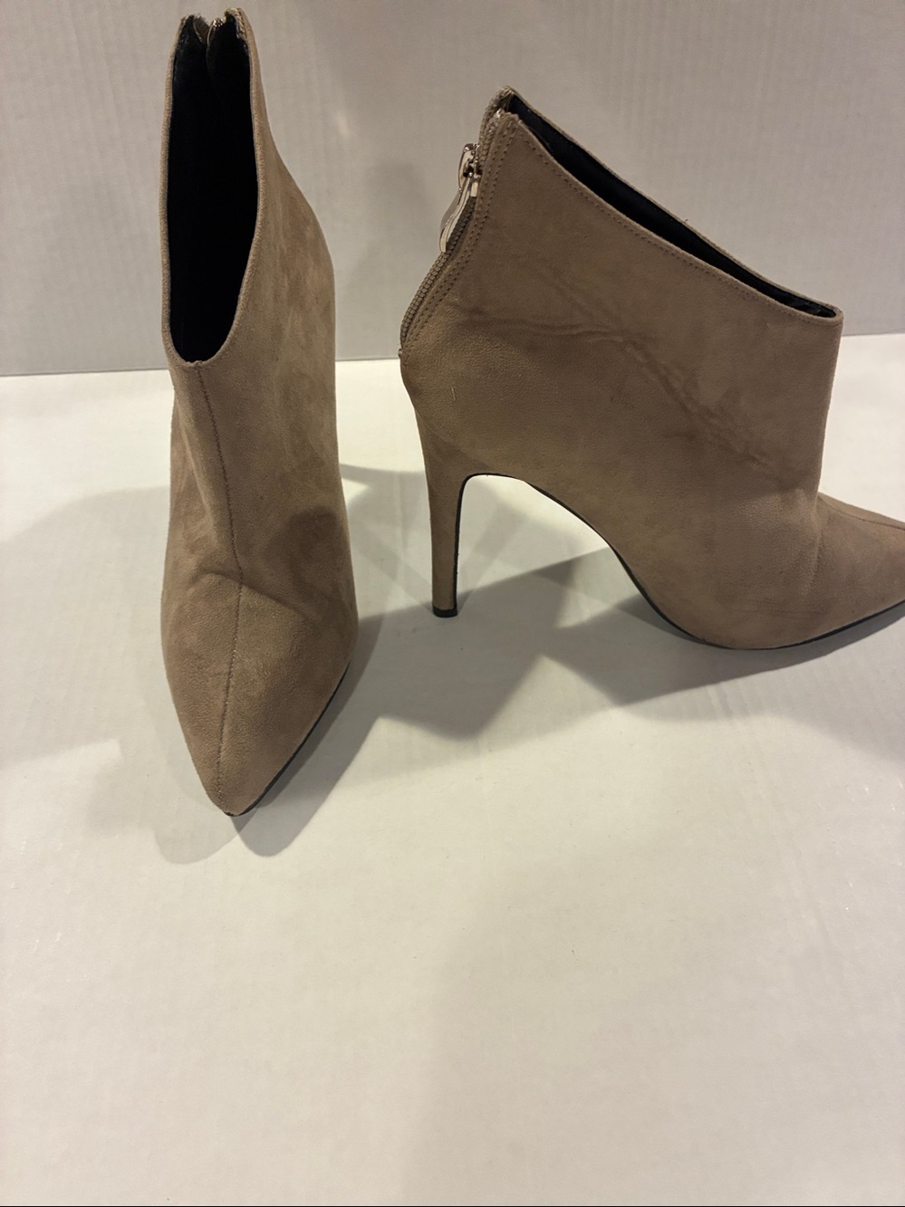 Baddie Women's Tan Pointy 4” Heel Goth Stiletto Ankle Booties Back Zipper 8.5